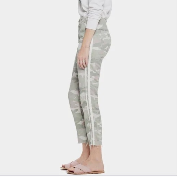 MOTHER The Shaker Chop Crop Fray Pant in Desert Print - Picture 3 of 12